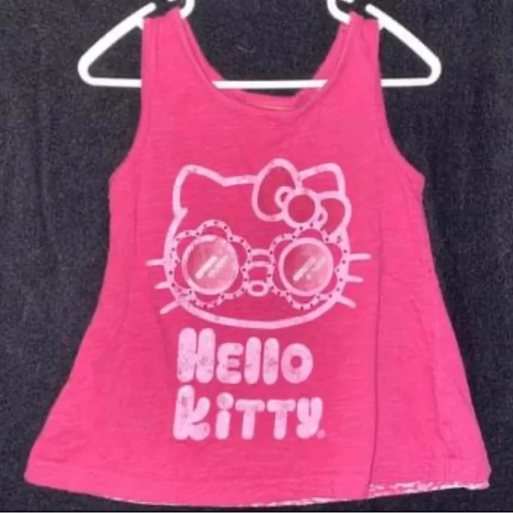 💞 Girls XS Sanrio Hello Kitty Distressed Tee